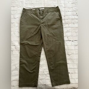 LOFT Green Straight Leg Pants (like jeans) with Classic Design